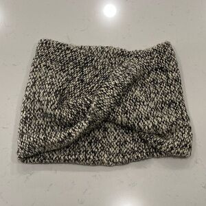 Black/White Knit Circle Scarf